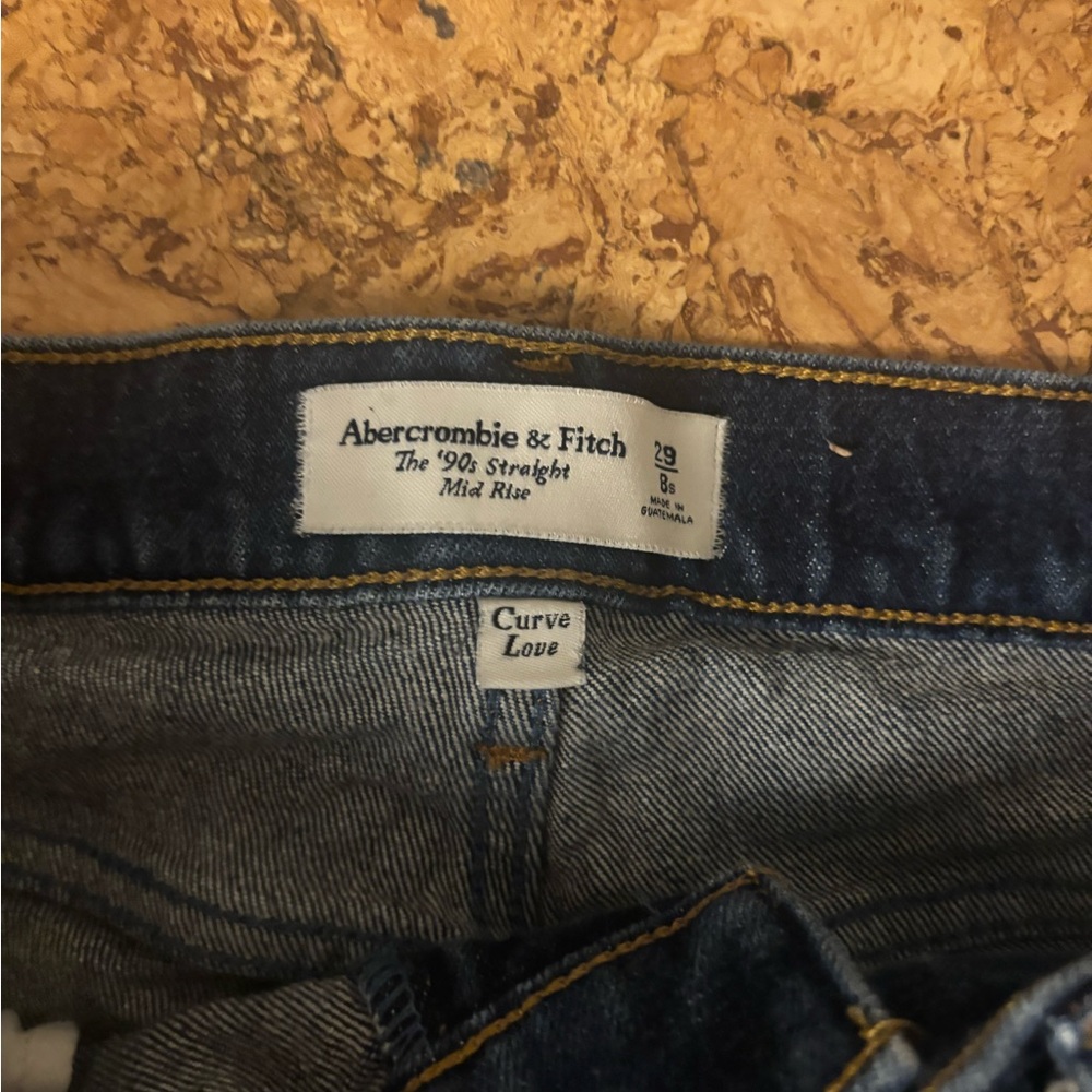 Abercrombie & Fitch 90s Straight Mid Rise 29 Short - Picture 3 of 3